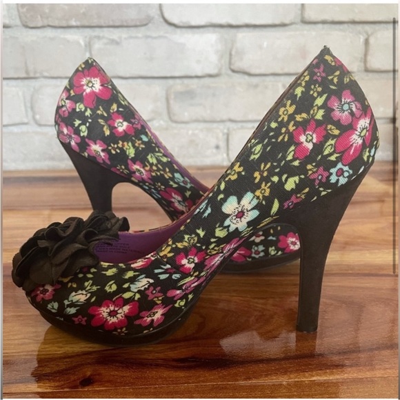 Madden Girl Black Floral Heels - Picture 2 of 5